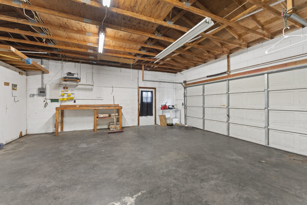 Detached Garage Bay 1 & 2