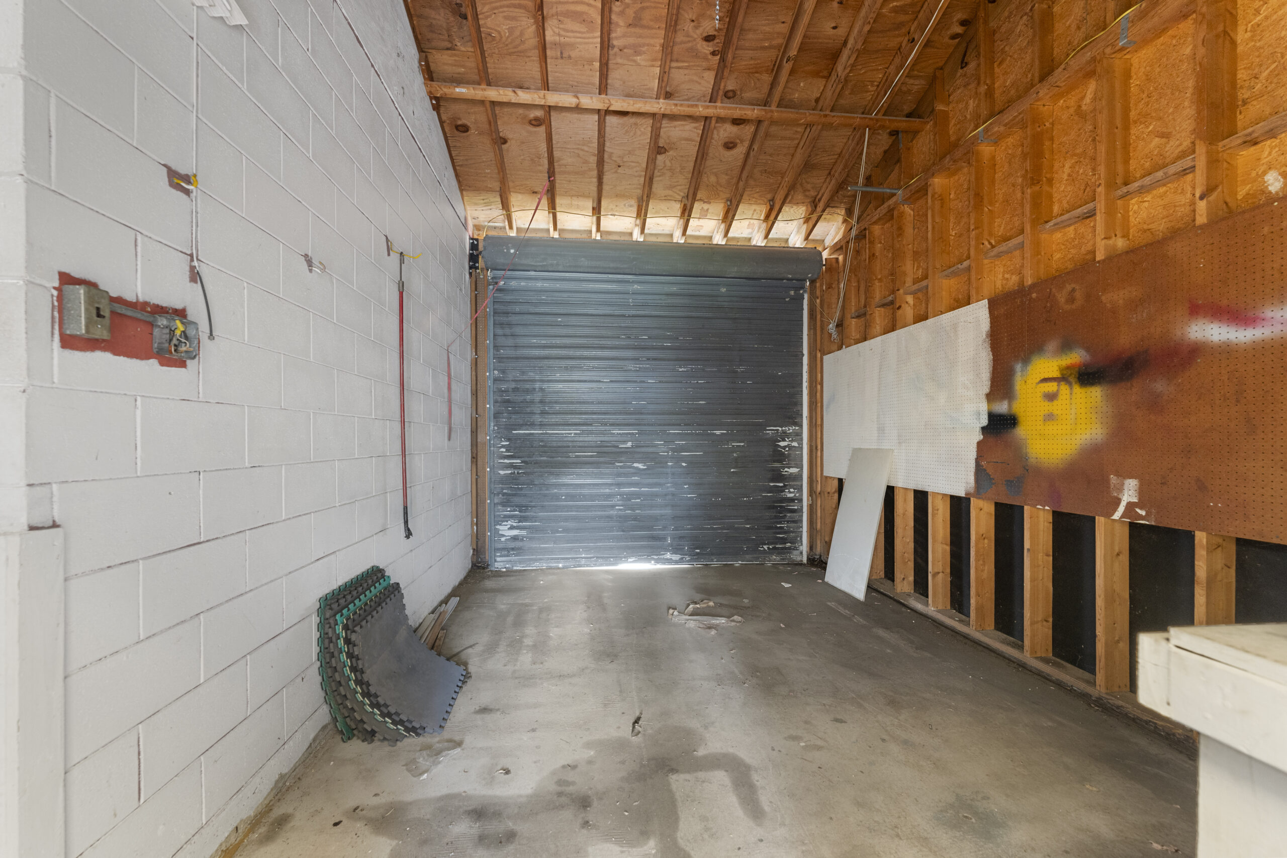 Detached Garage Bay 1