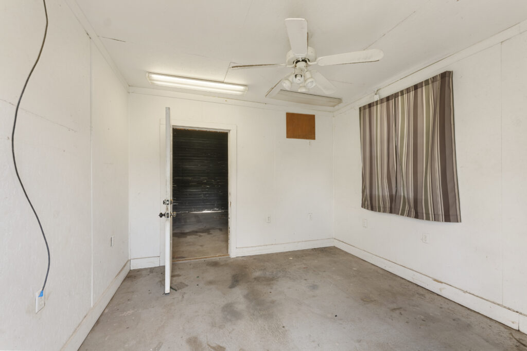 Detached Garage Office