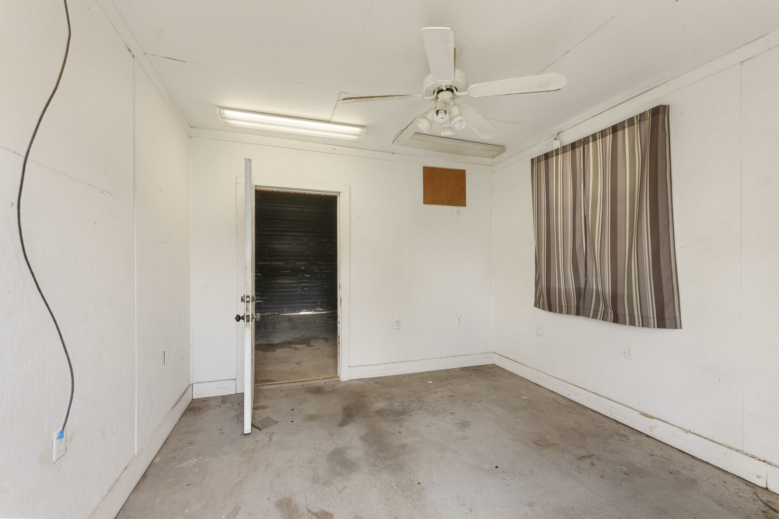 Detached Garage Office