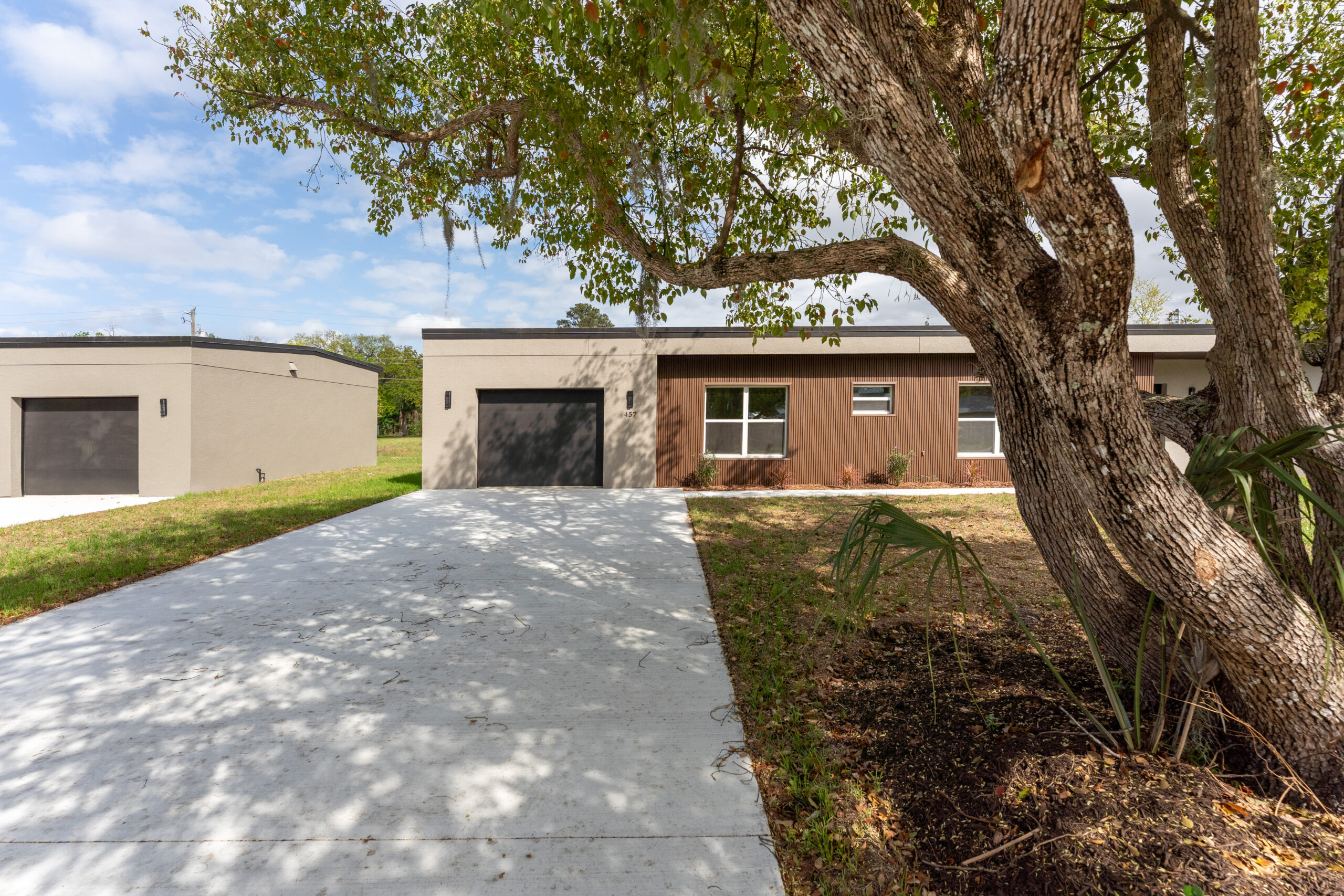 457 Riverview Exterior R1-3