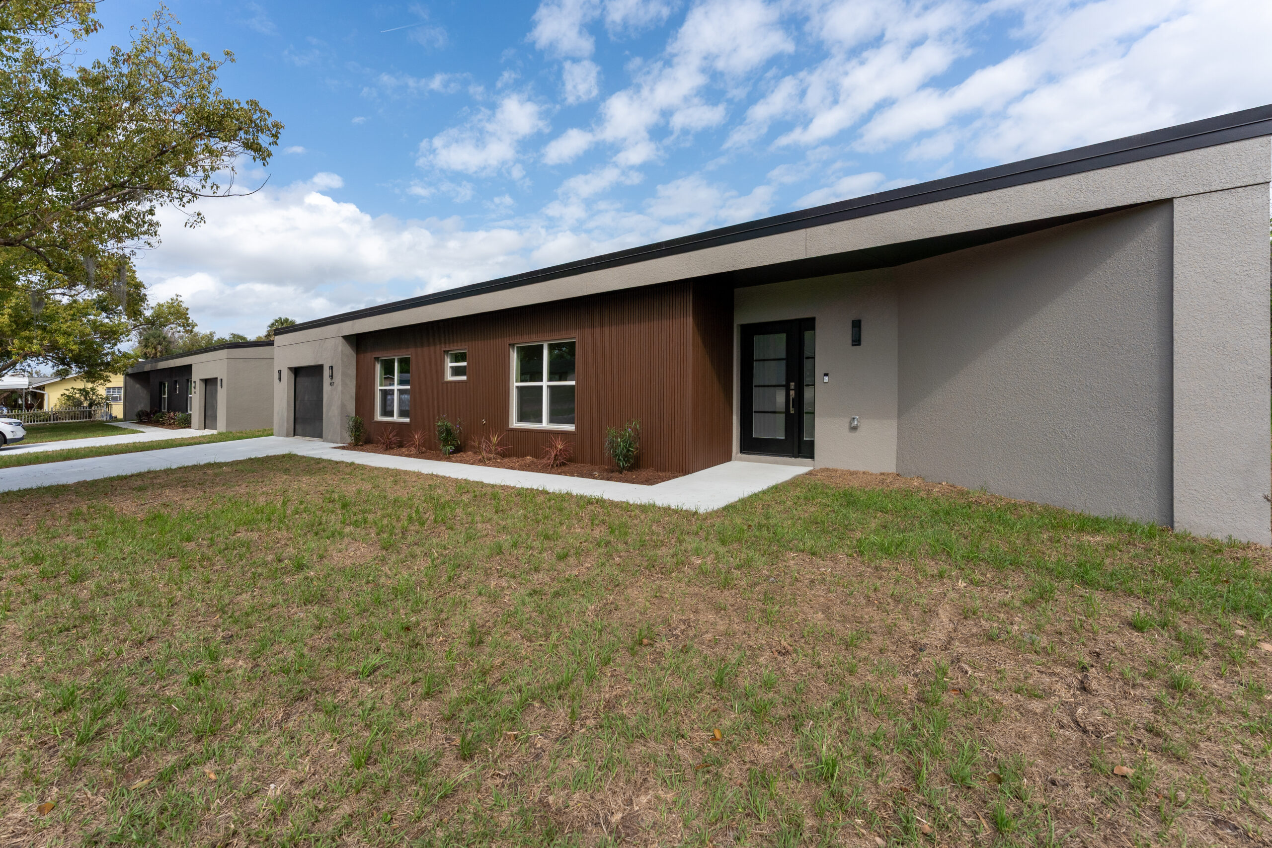 457 Riverview Exterior R1-7